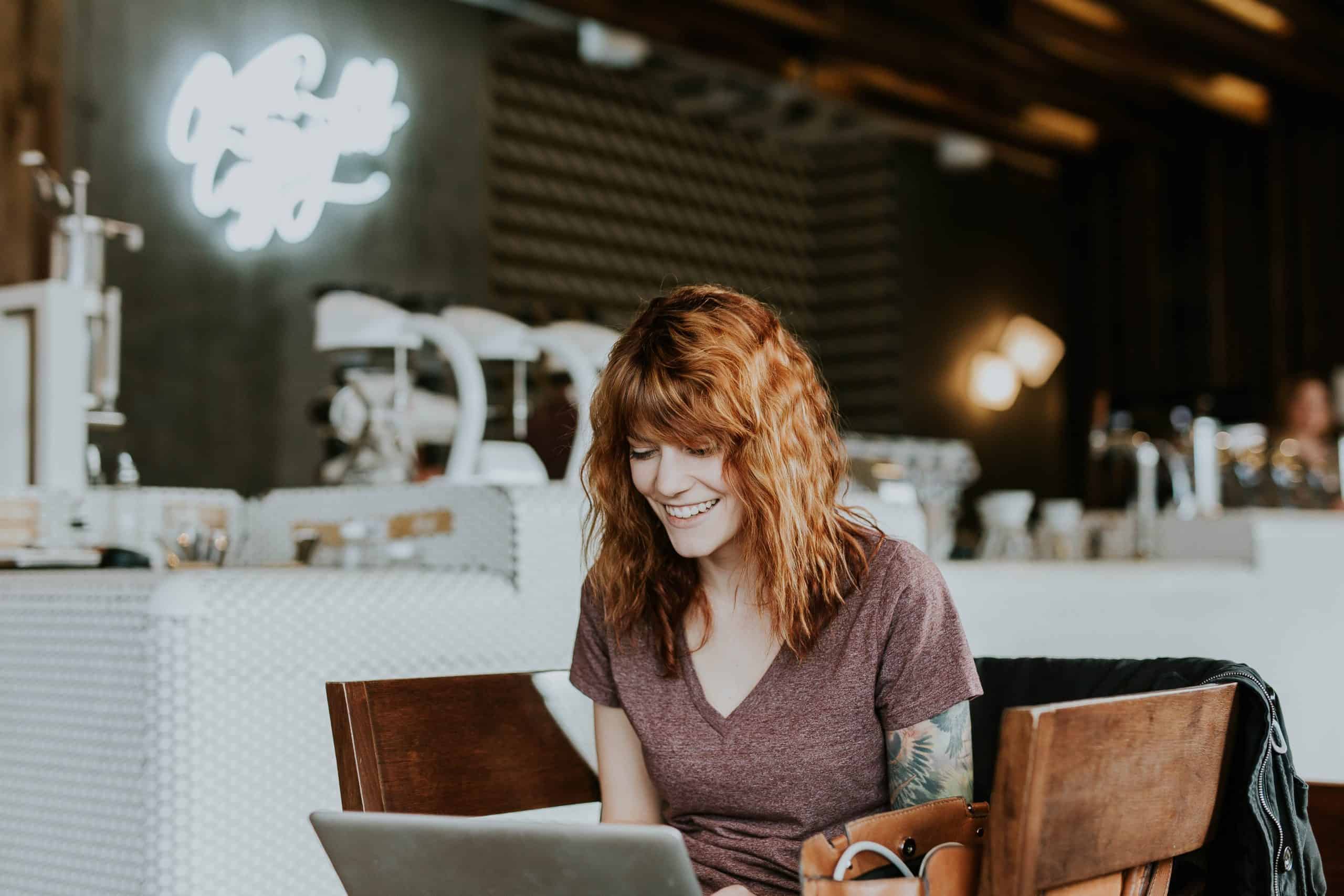 3 Secrets To Getting Good At Talking To Women Online