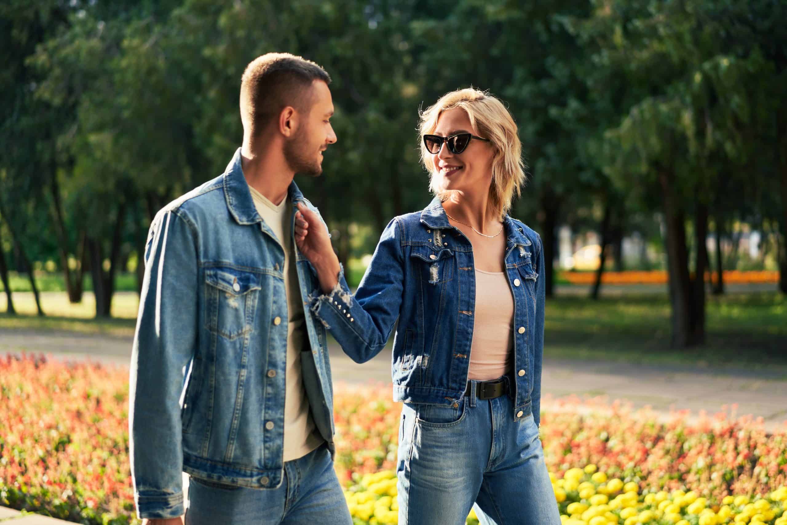 Signs She's Flirting With You | Hint: It's All In The Eyes
