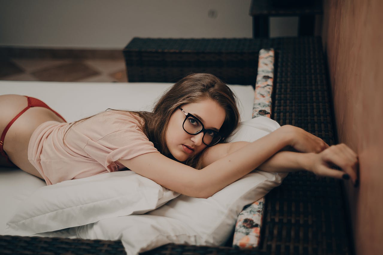 signs she is ready to sleep with you